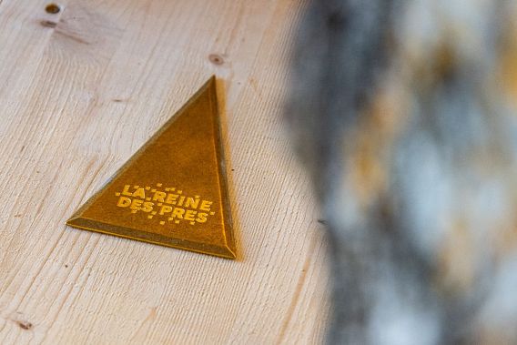 Flèche personnalisée entreprise © F. Putigny