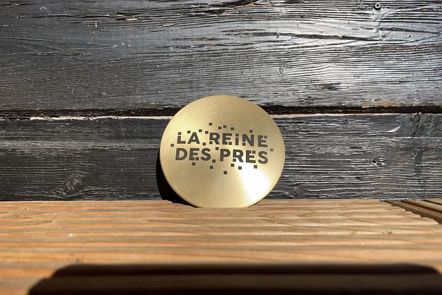 Clou brossé satiné verni personnalisable